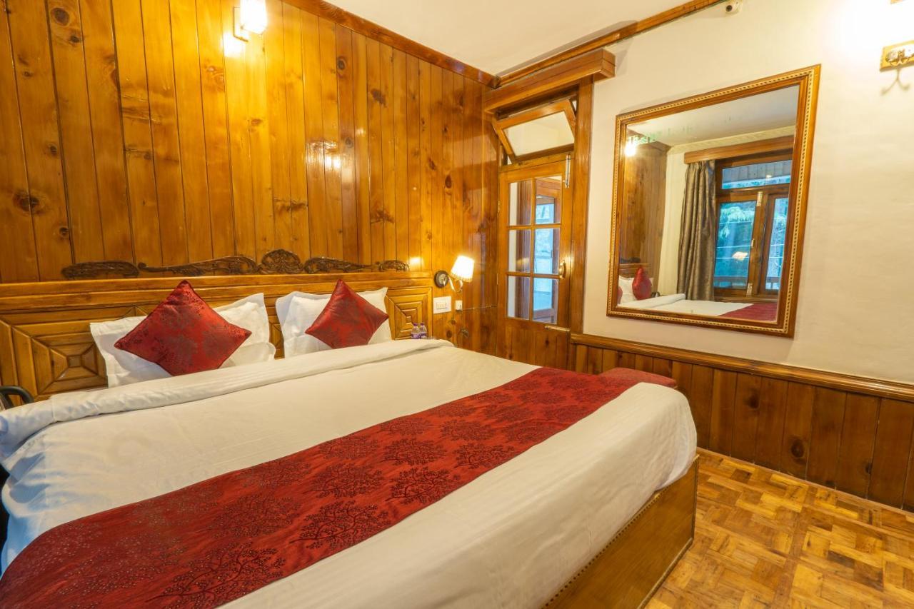 Holiday Home International -Vivaan Stays Manāli Екстериор снимка