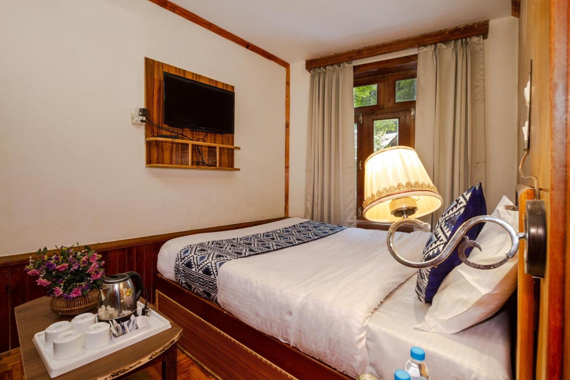 Holiday Home International -Vivaan Stays Manāli Екстериор снимка